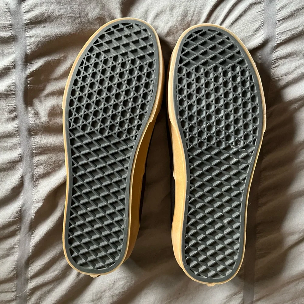 Vans - Picture 2 of 3